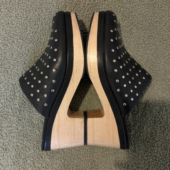 Anthropologie The Odells Black Leather Silver Studded Wooden Platform Clogs 9 - Picture 8 of 10